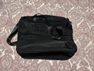 Bolso de viaje negro nuevo