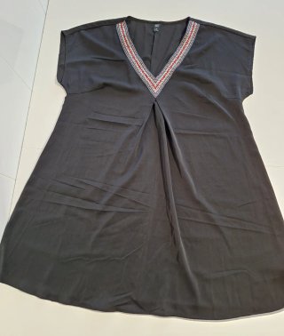 Vestido negro SHEIN bordado Talla XL (NUEVO)