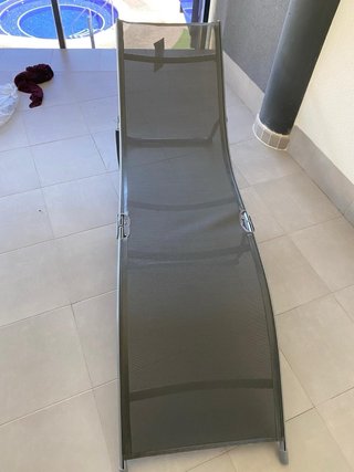 Tumbona plegable tipo cama sin estrenar