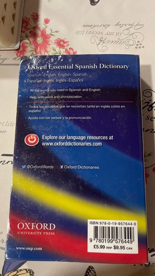 Oxford Essential Spanish Dictionary