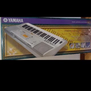 Teclado Musical Yamaha PSR-A300