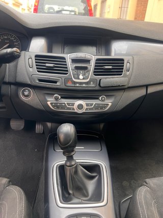 Renault Laguna coupe 2010