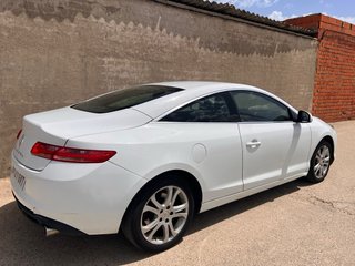 Renault Laguna coupe 2010