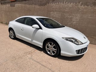 Renault Laguna coupe 2010