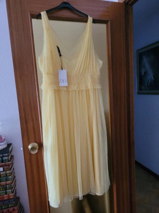 Vestido de fiesta amarillo nuevo