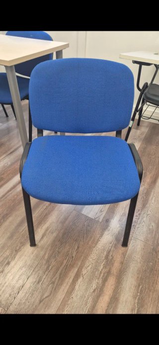Sillas de oficina azules. Oportunidad por mudanza