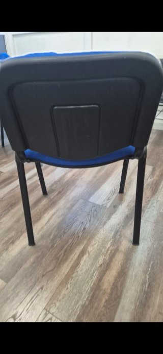 Sillas de oficina azules. Oportunidad por mudanza
