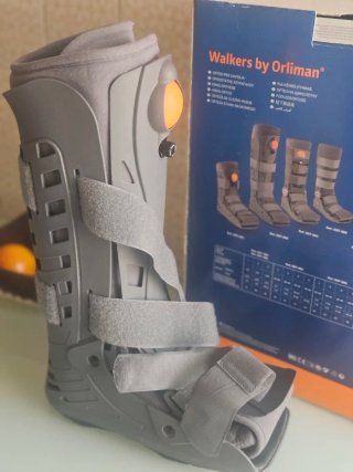 Bota Walker gris