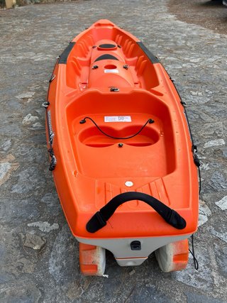 Canoa Borneo Naranja Casi Nueva