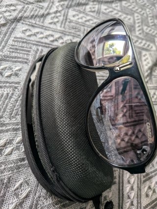Occhiali da sole aviatore neri Carrera