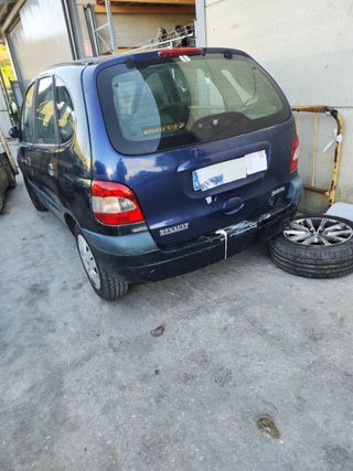 Renault 1878176 faro der scenic i (ja...) f9q732