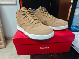Zapatillas Reebok Marrones y Blancas