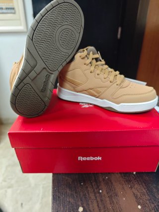 Zapatillas Reebok Marrones y Blancas