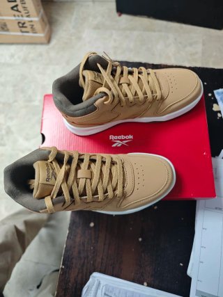 Zapatillas Reebok Marrones y Blancas