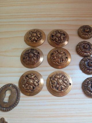 Lote embellecedores latón vintage madera