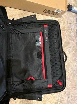Samsonite Pro-DLX 5 Spinner Tote 15.6
