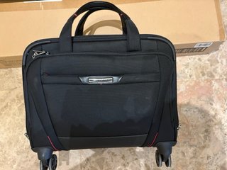 Samsonite Pro-DLX 5 Spinner Tote 15.6