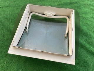 Claraboya Dometic