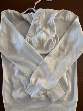 Felpa azzurra con cappuccio