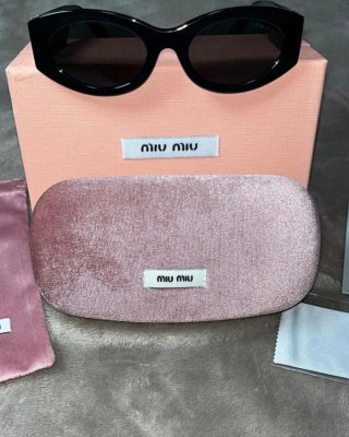 Occhiali da sole Miu Miu