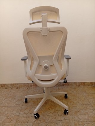 Silla ergonómica estudio beige y gris