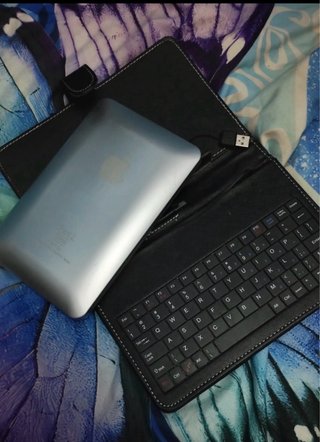Portatil y funda de cocacola de regalo
