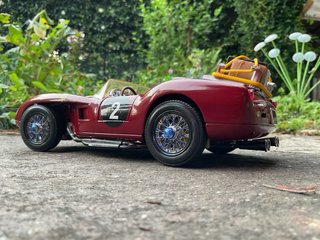 Ferrari 250 Testarossa 1/18 mode Rally Raid.