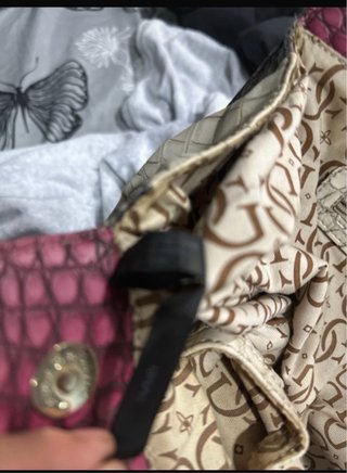 Bolso Guess Rosa y Gris Piel Sintética