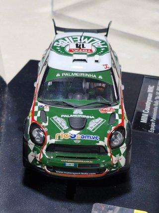 Scalextric MINI Countryman Palmeirinha