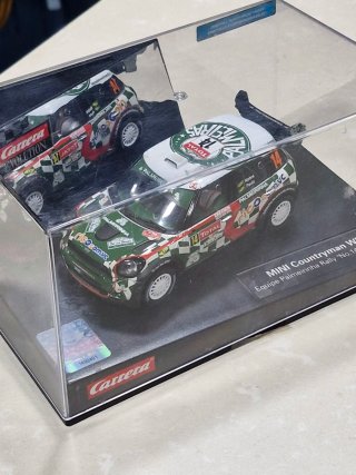 Scalextric MINI Countryman Palmeirinha