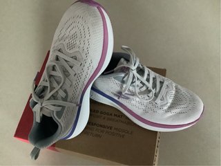 Zapatillas Skechers Running Mujer Morado/Blanco