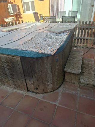 Jakussi - Spa exterior madera y plástico