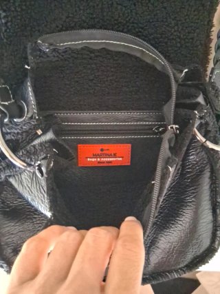 Bolso de piel negro