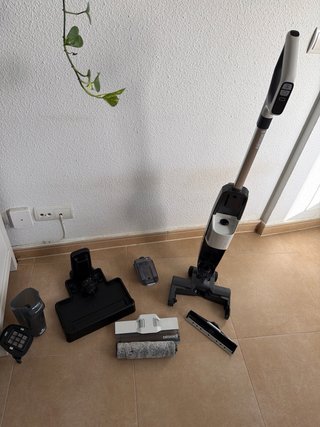 Aspiradora vertical Bissell con fregona