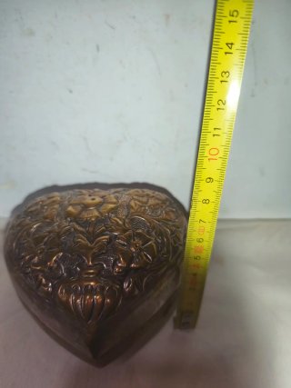 Antiguo gran joyero corazón latón floral francés