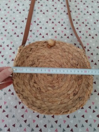 Bolso redondo de paja