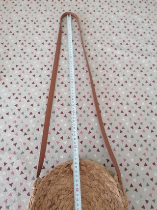 Bolso redondo de paja
