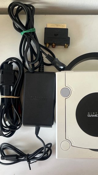 Nintendo GameCube Pearl White PAL con la sua confezione