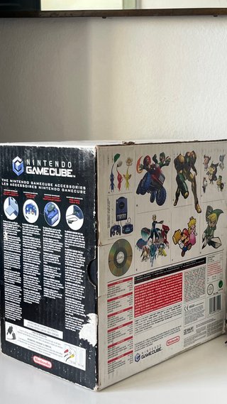 Nintendo GameCube Pearl White PAL con la sua confezione