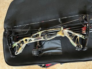 Arco Hoyt RX4 con accessori