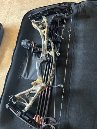 Arco Hoyt RX4 con accessori
