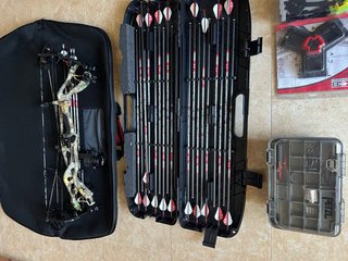 Arco Hoyt RX4 con accessori