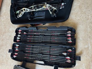 Arco Hoyt RX4 con accessori