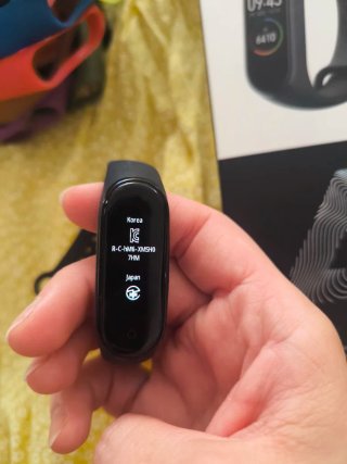 Xiaomi Mi Smart Band 4 + 14 cinturini di ricambio