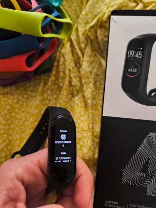 Xiaomi Mi Smart Band 4 + 14 cinturini di ricambio