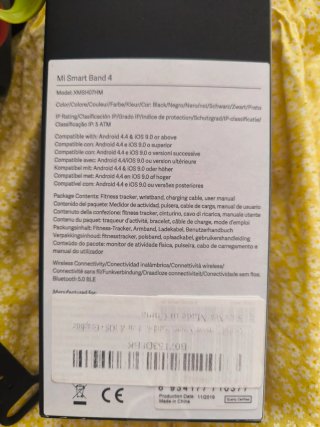 Xiaomi Mi Smart Band 4 + 14 cinturini di ricambio