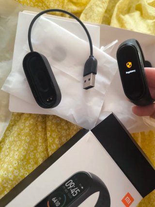 Xiaomi Mi Smart Band 4 + 14 cinturini di ricambio