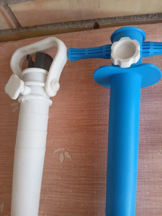 Supporti per ombrellone da spiaggia e mini frigoriferi