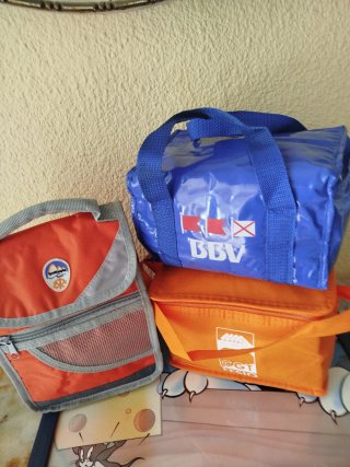 Supporti per ombrellone da spiaggia e mini frigoriferi