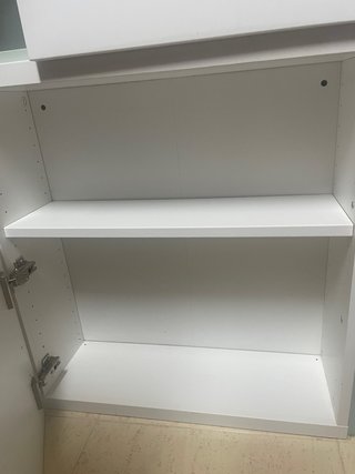Cabecero IKEA con almacenaje y lámparas